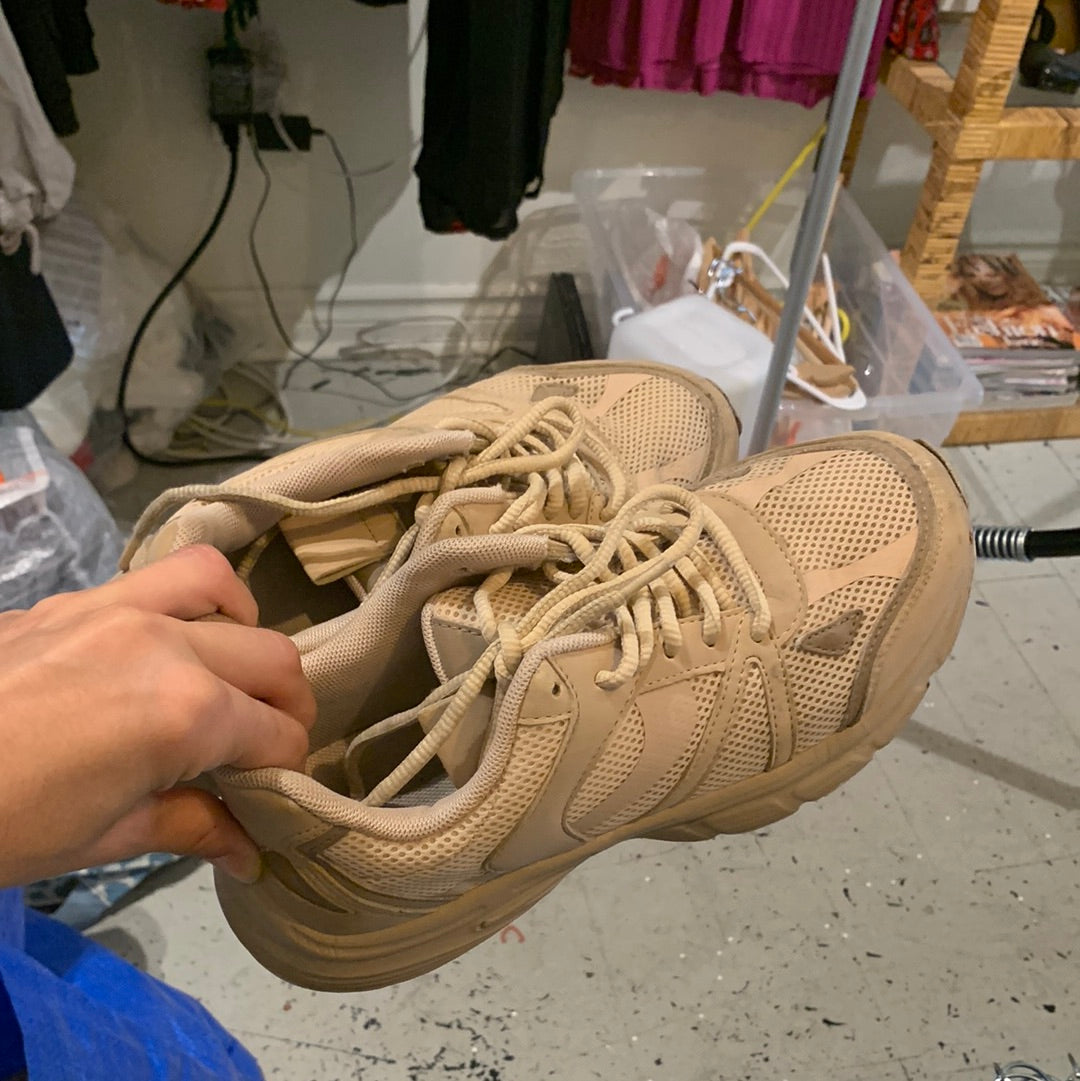 Sneakers beige