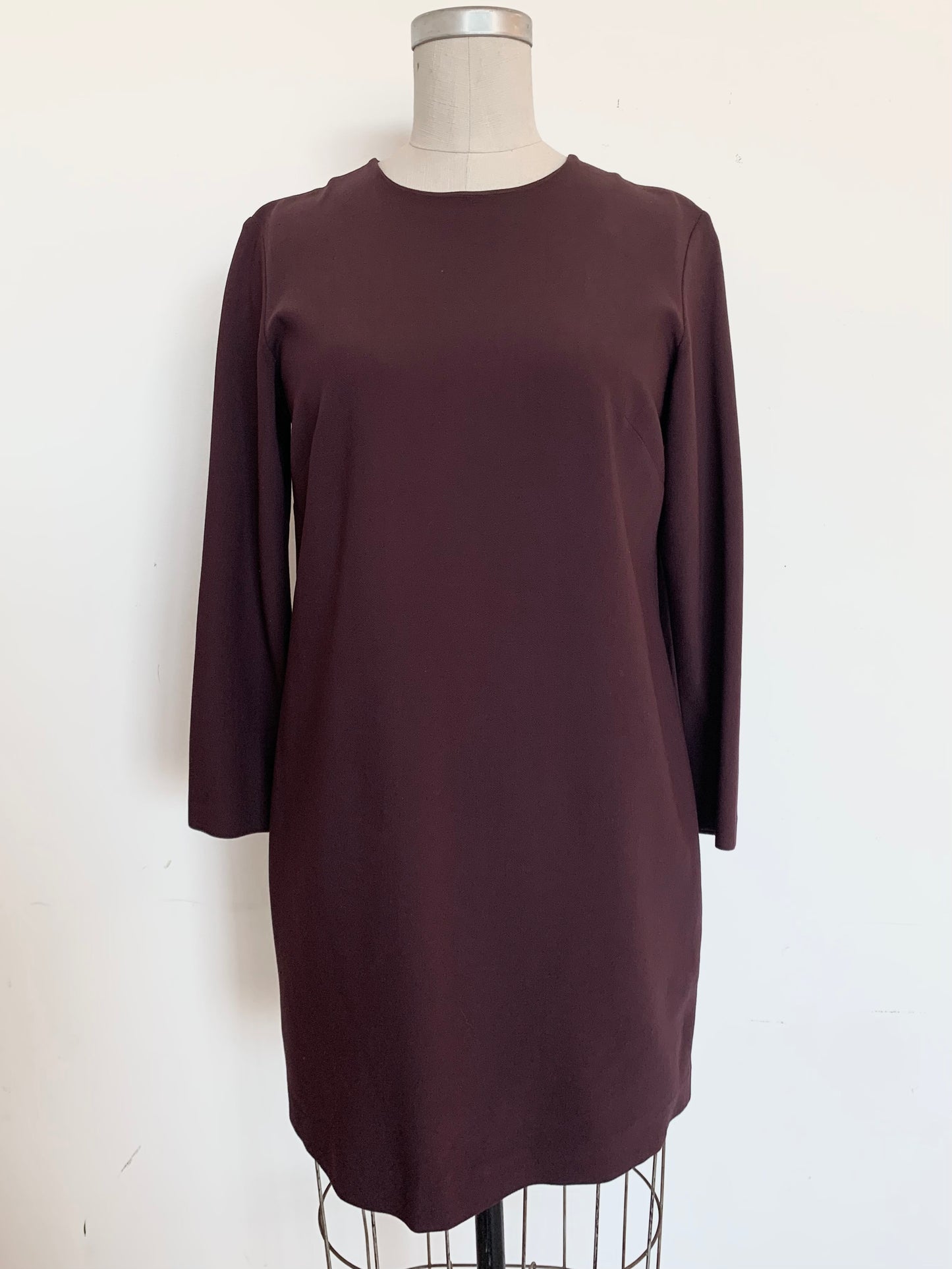 Robe aubergine Theory