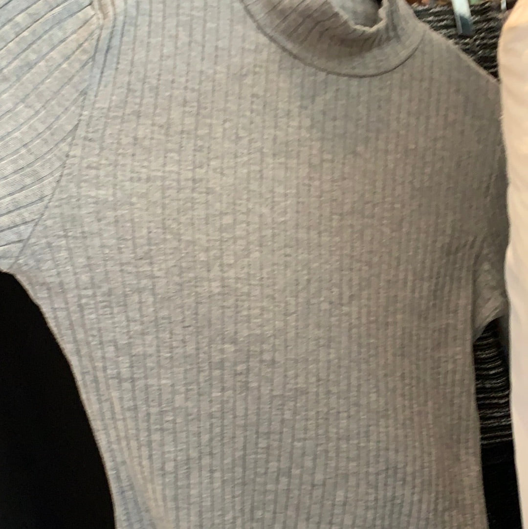 Robe col roulé grise pâle