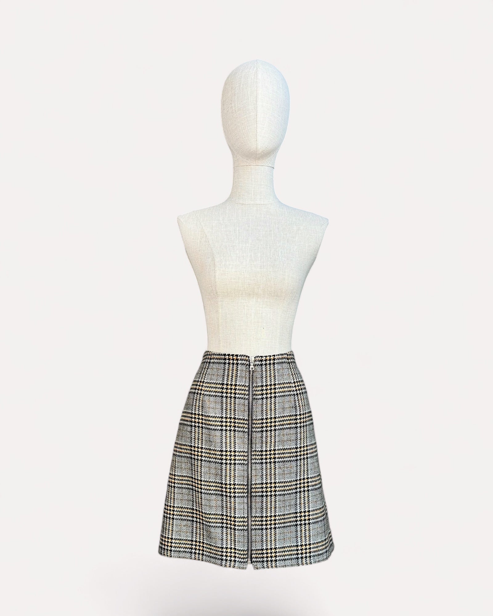 Judith &amp; Charles Plaid Skirt – Size 8