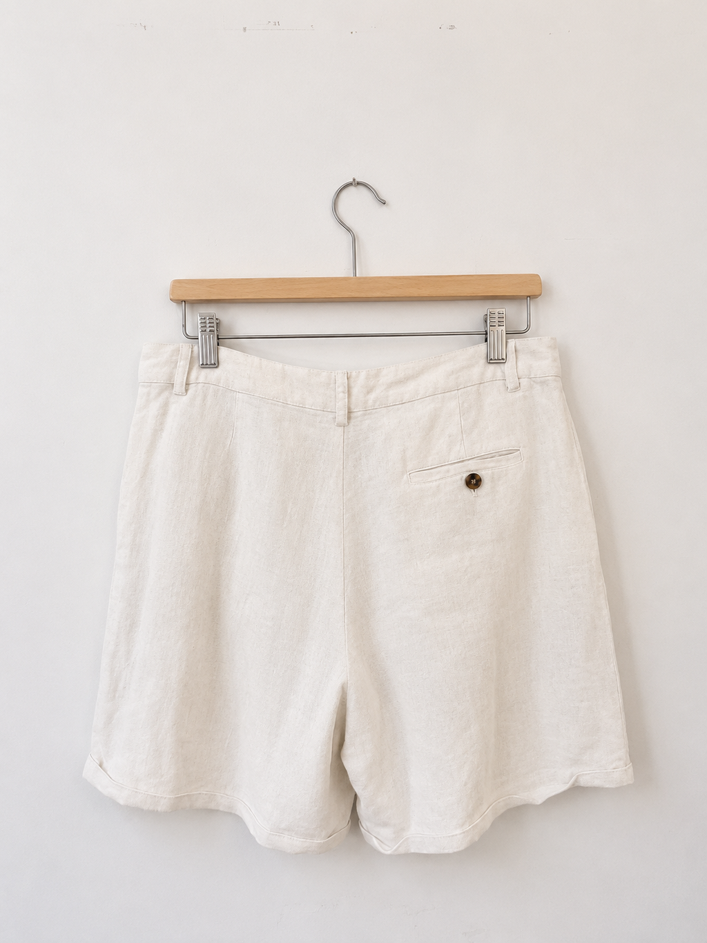 White 100% linen shorts, Naïf