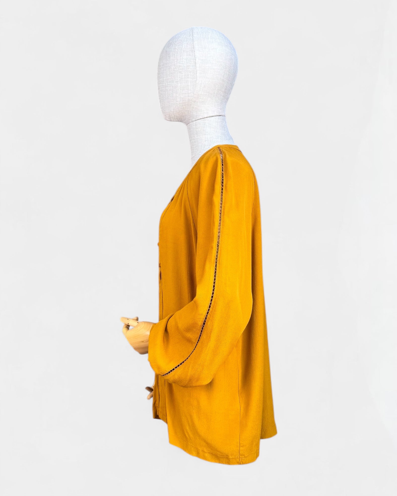 Saffron blouse La Petite Française, size 42