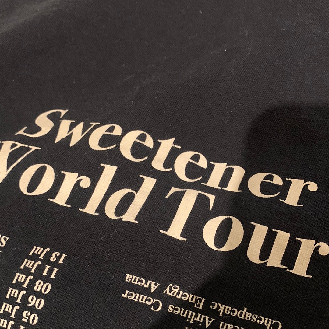 Sweetener world tour T-Shirt