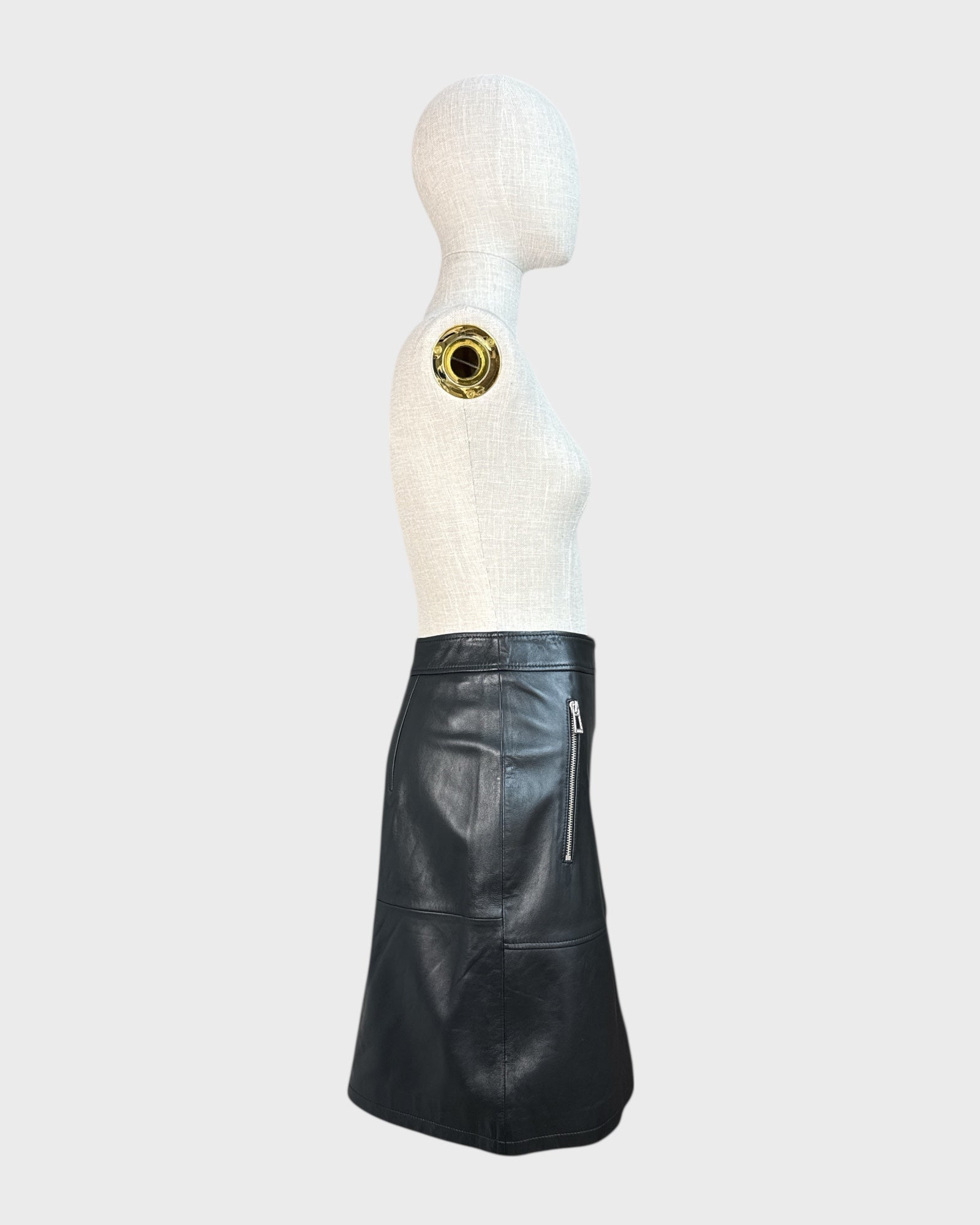 Lurela Hugo black leather skirt, size S