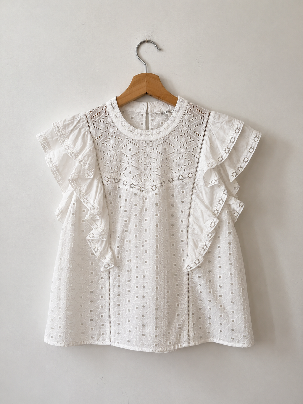 White broderie anglaise blouse, Veronica Beard
