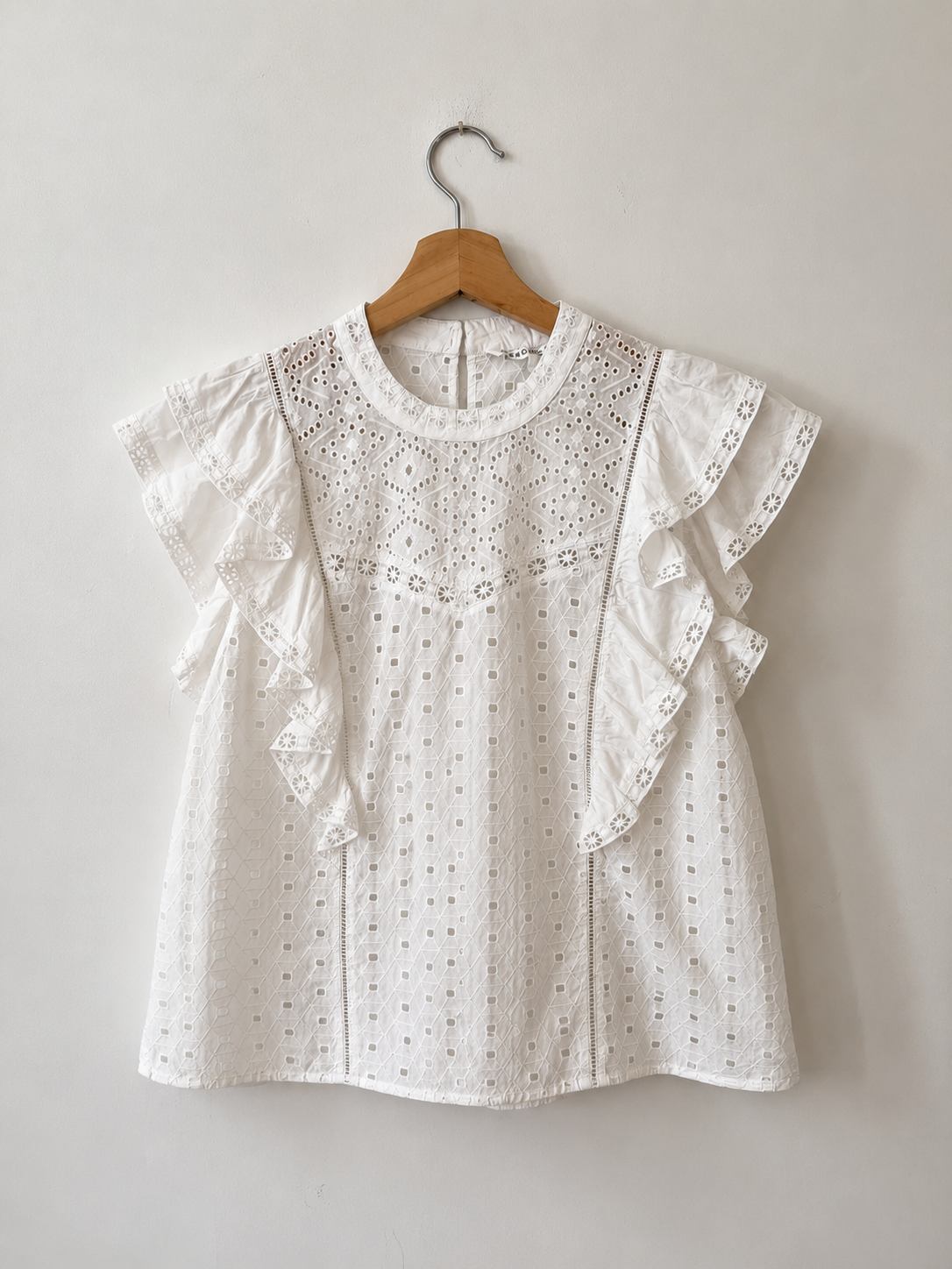 White broderie anglaise blouse, Veronica Beard
