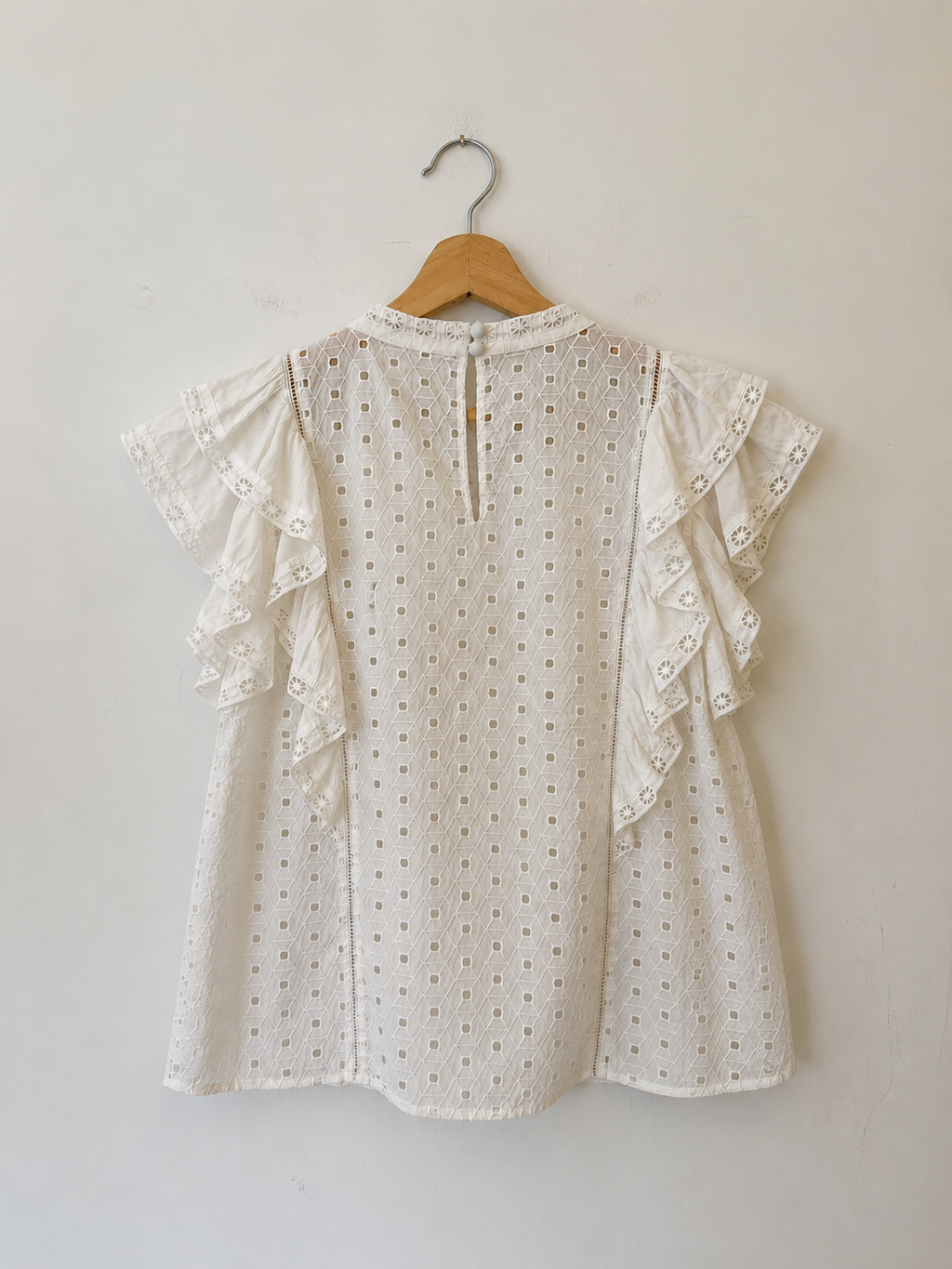White broderie anglaise blouse, Veronica Beard