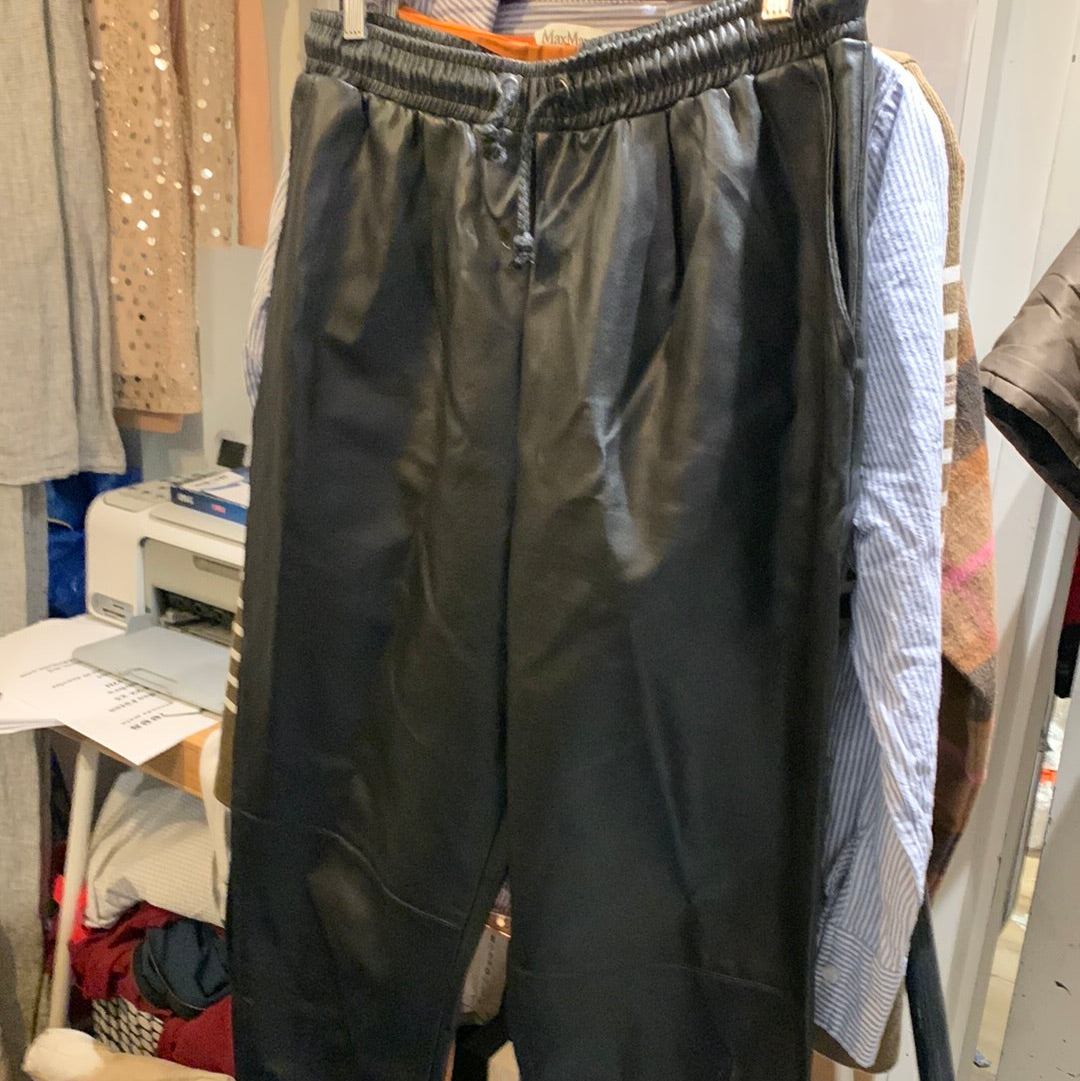 Pantalon en faux cuir Womance