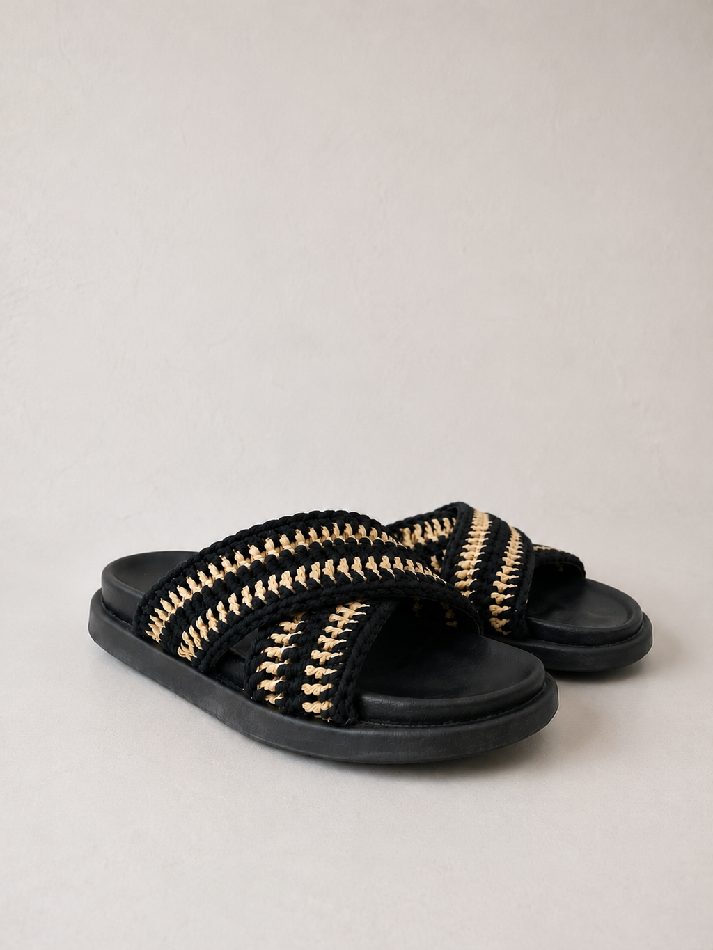 Sandal, Maguire