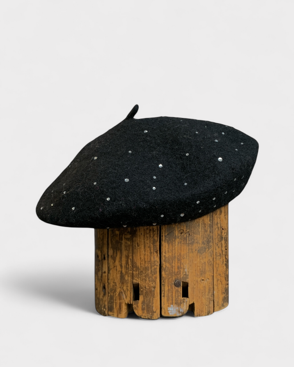 Black diamond beret, Twinset