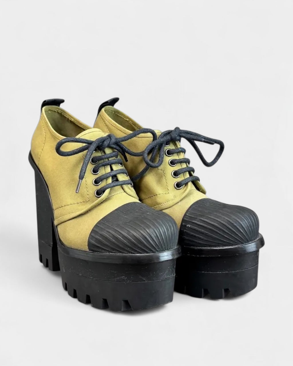 Hunter canvas platform derbies, 6