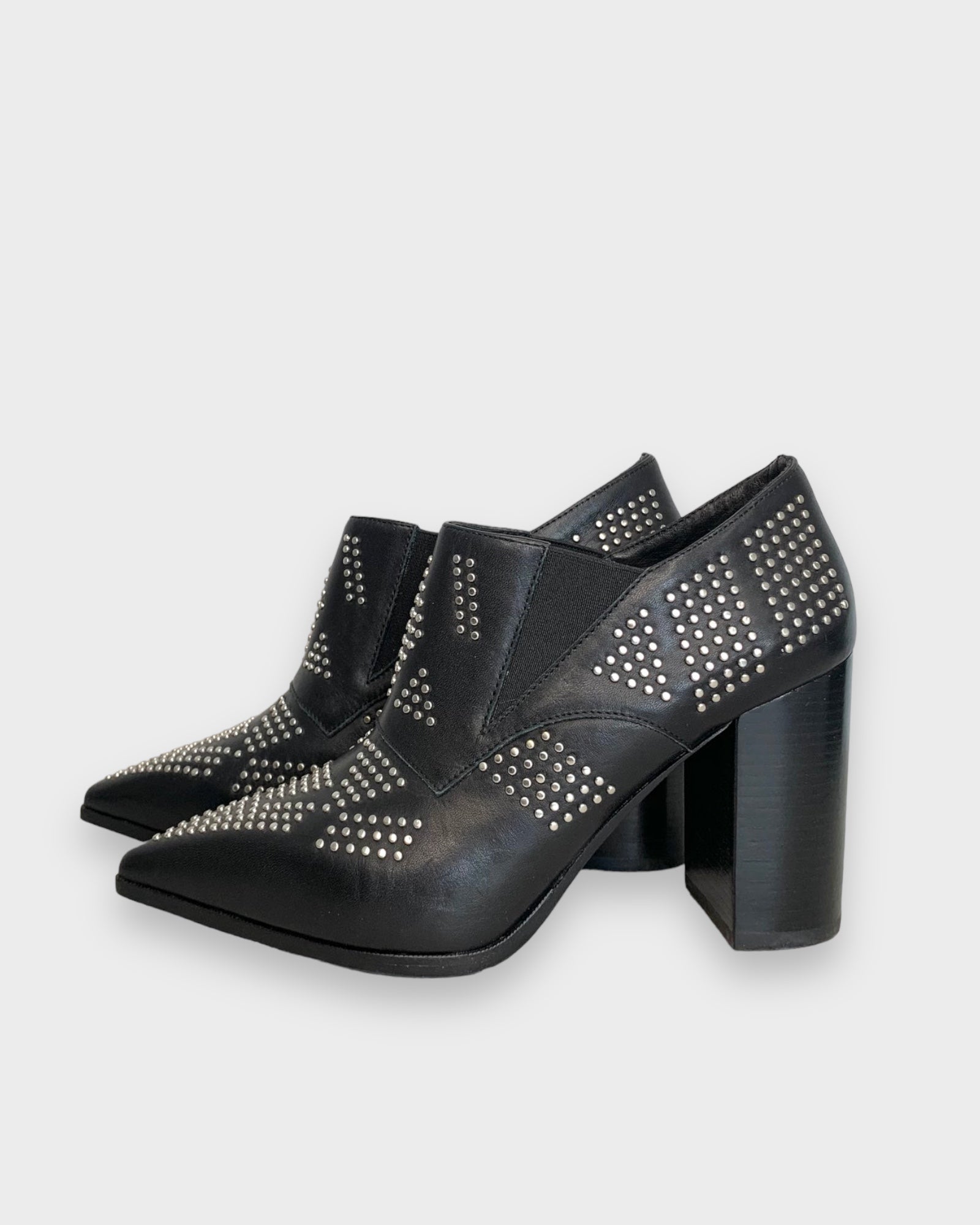 Studded shoes, See by Chloé, 39